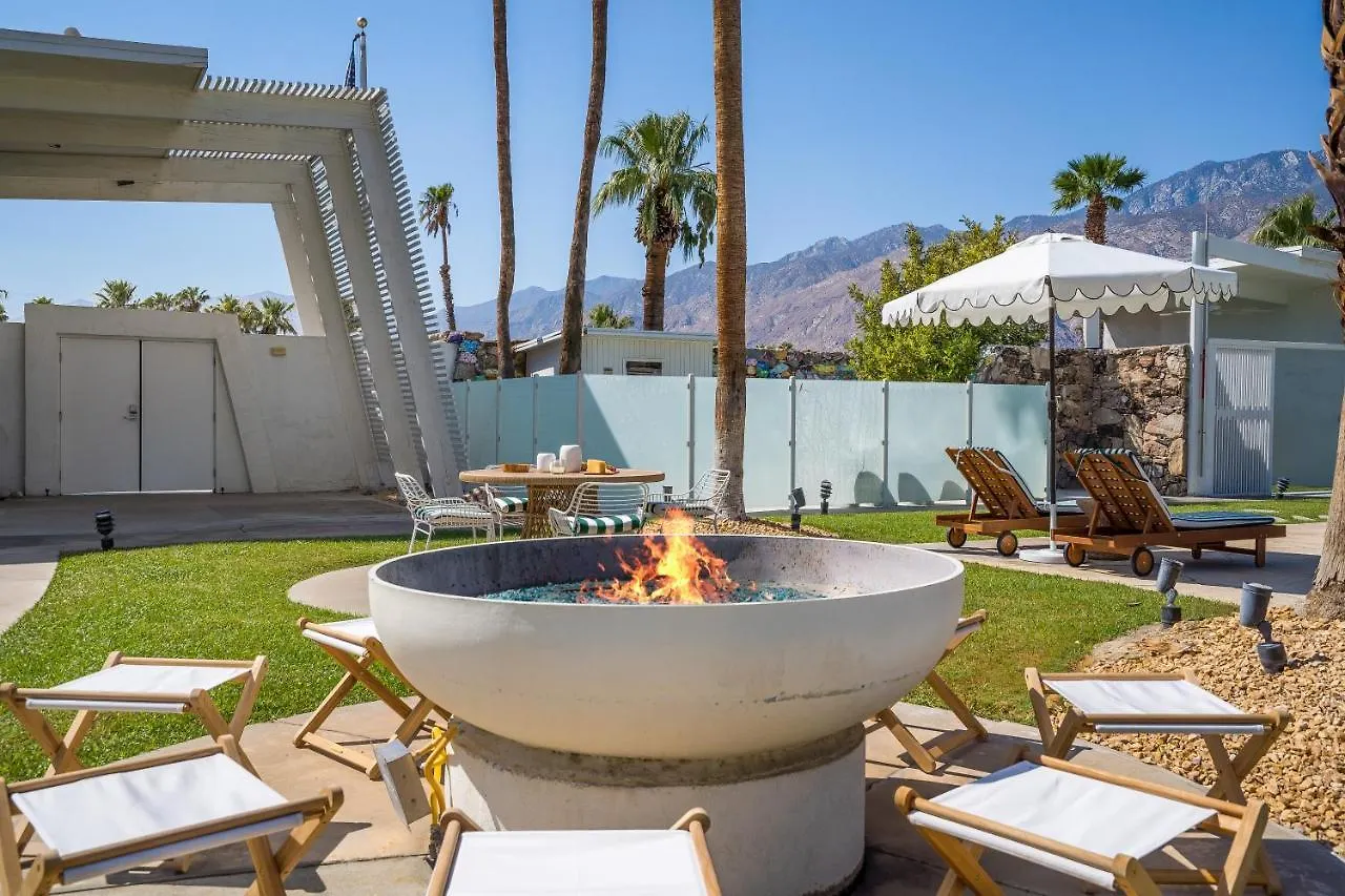 Monkey Tree Hotel By Avantstay Stylish Hotel In Palm Springs W Pool
