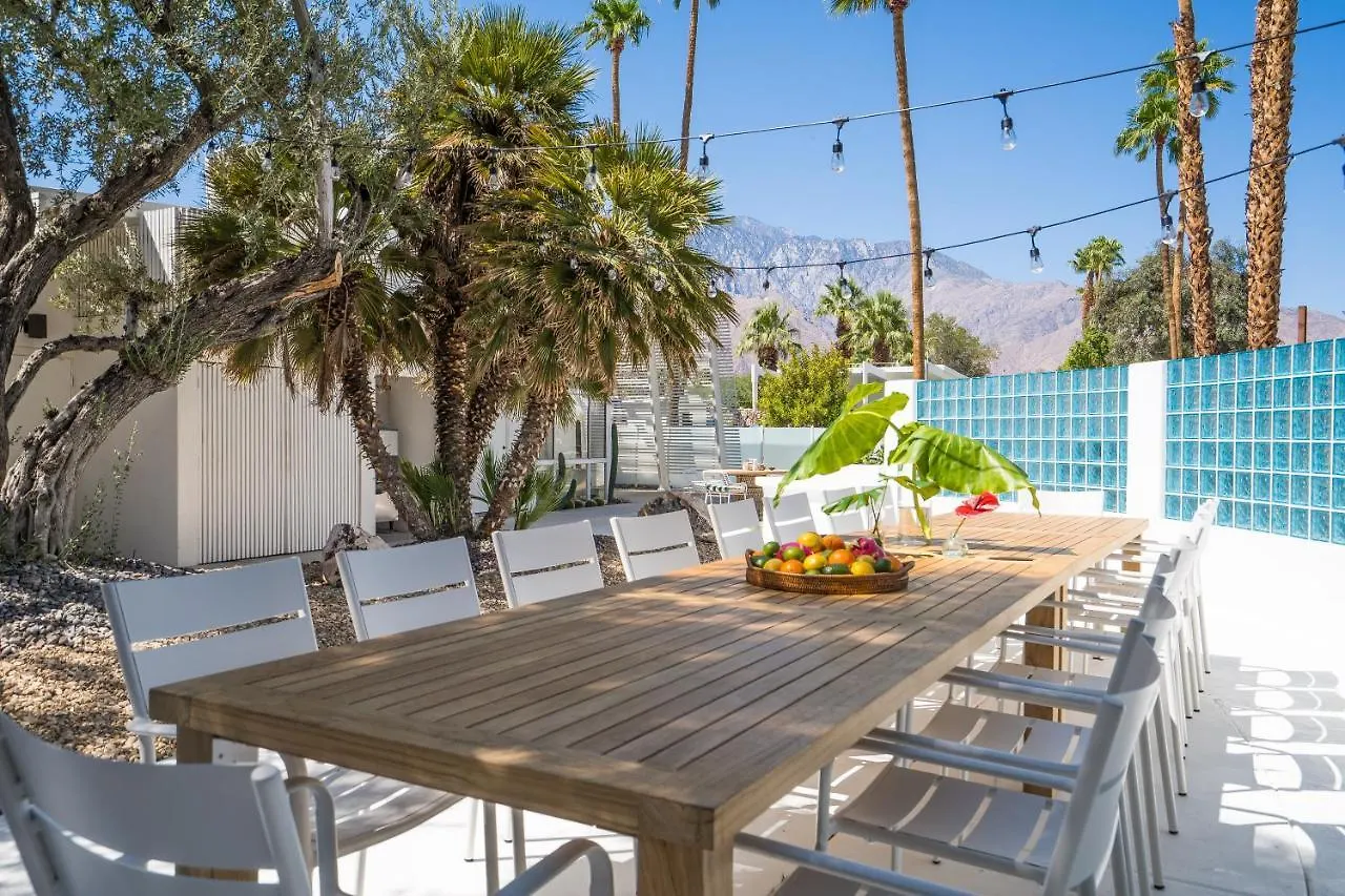 Monkey Tree Hotel By Avantstay Stylish Hotel In Palm Springs W Pool
