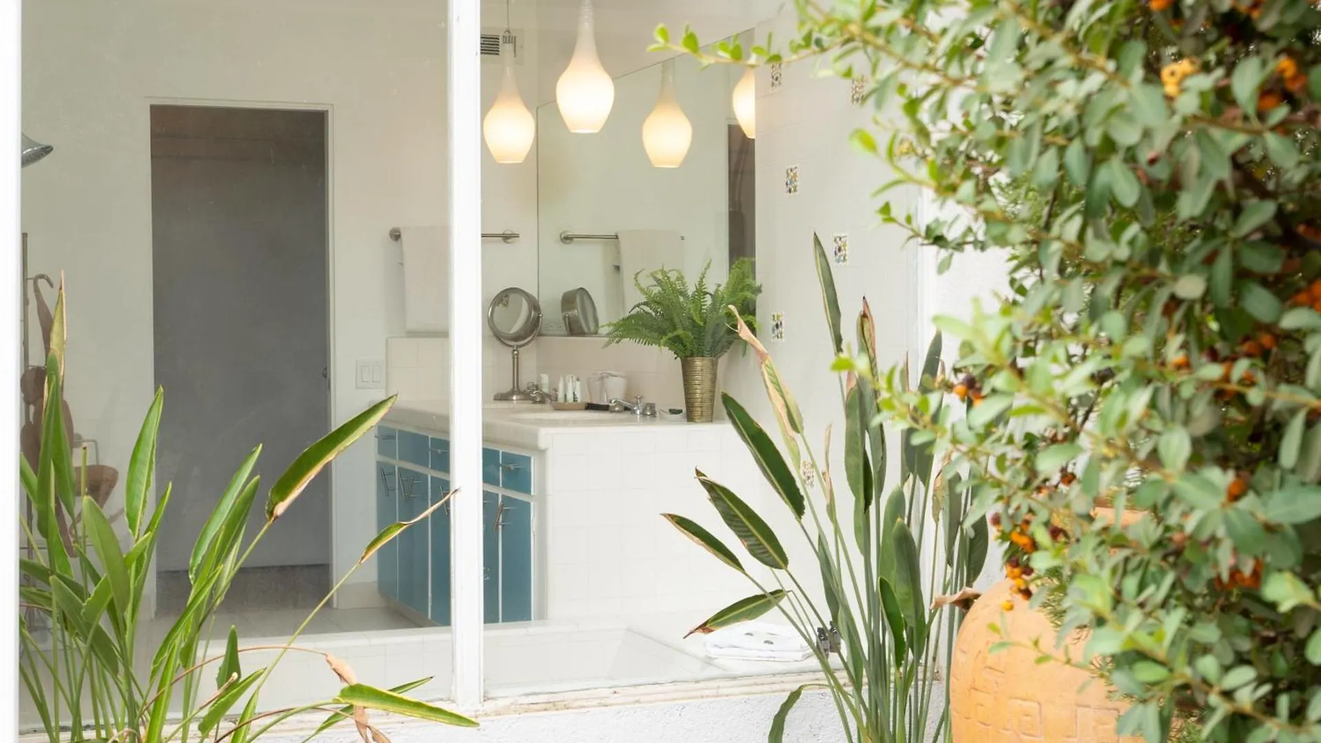 Monkey Tree Hotel By Avantstay Stylish Hotel In Palm Springs W Pool 0*,  USA