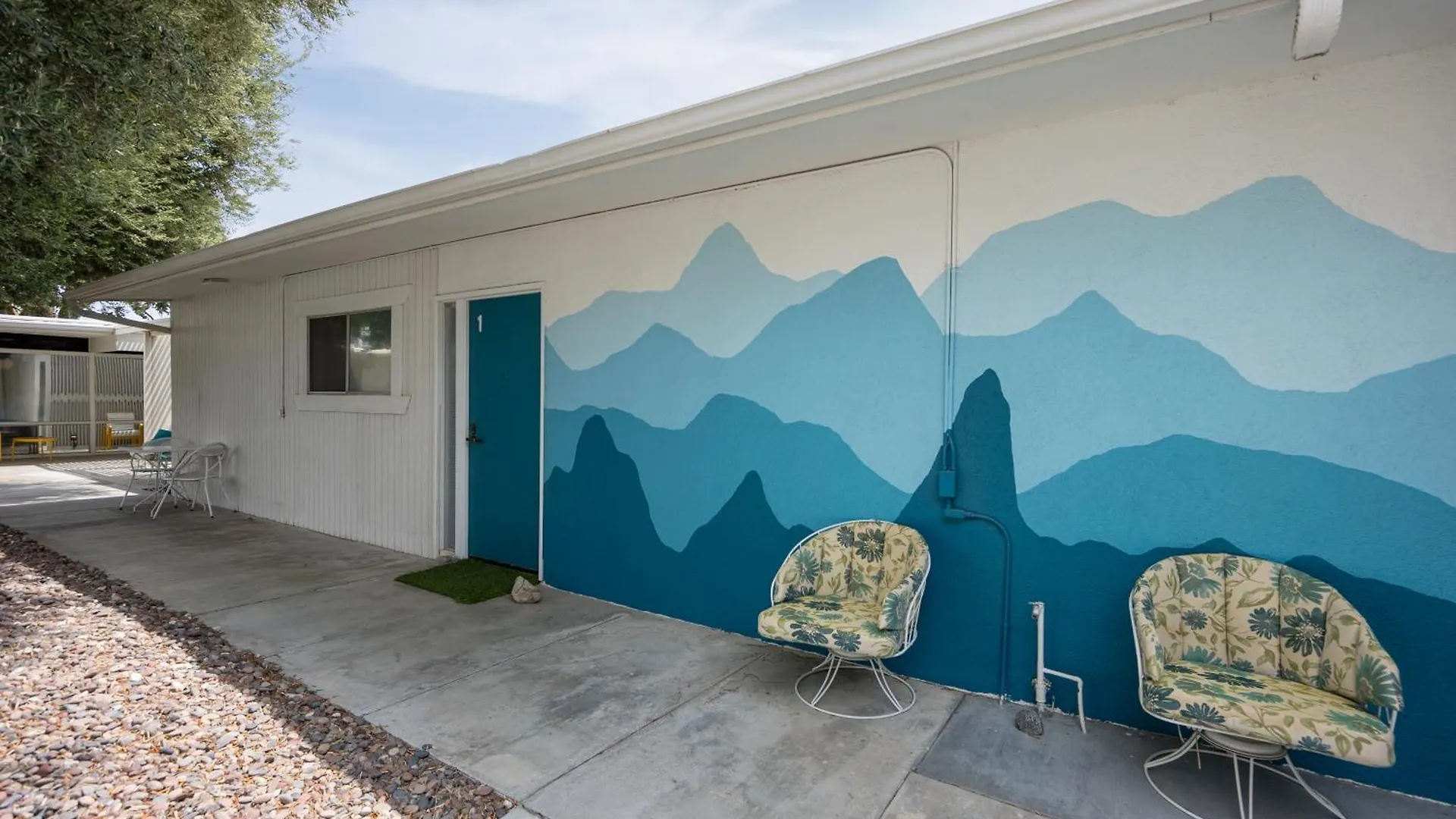 Monkey Tree Hotel By Avantstay Stylish Hotel In Palm Springs W Pool