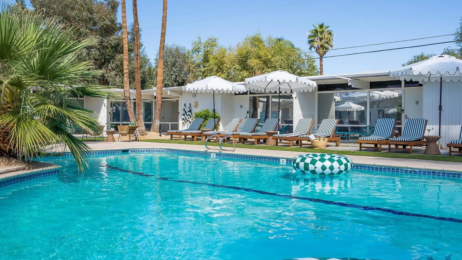 Monkey Tree Hotel By Avantstay Stylish Hotel In Palm Springs W Pool