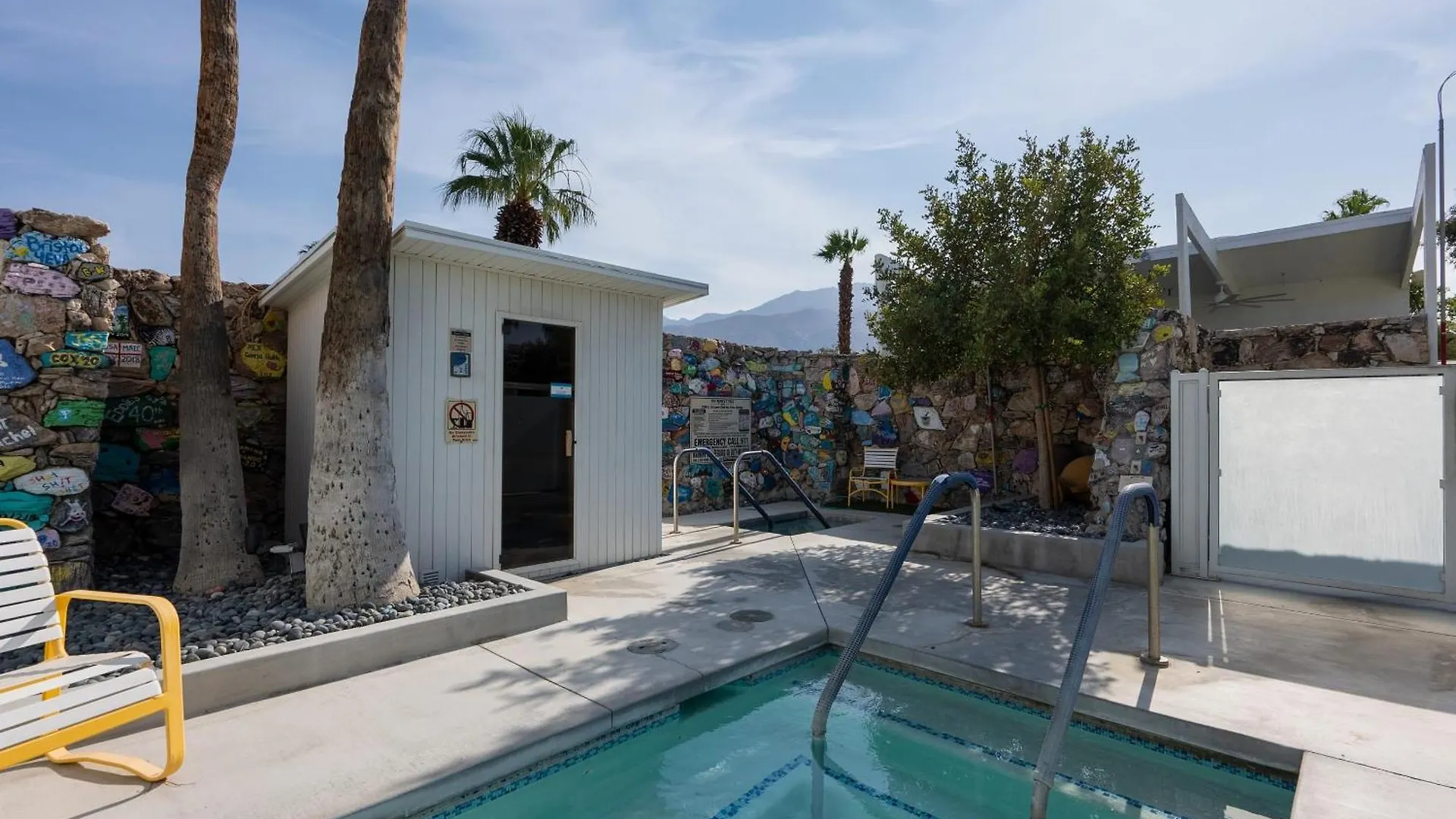 Monkey Tree Hotel By Avantstay Stylish Hotel In Palm Springs W Pool 0*,