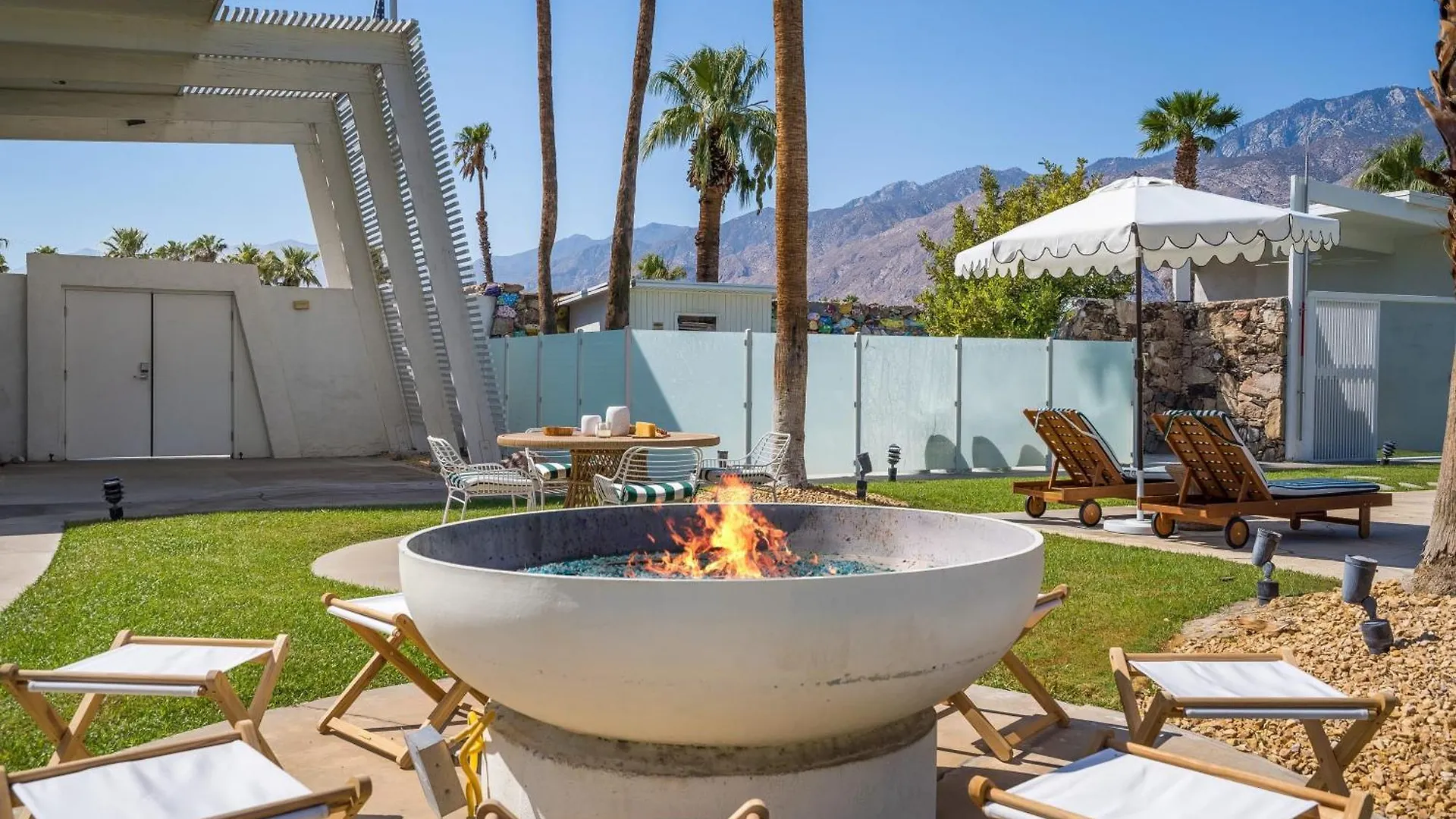Monkey Tree Hotel By Avantstay Stylish Hotel In Palm Springs W Pool 0*,