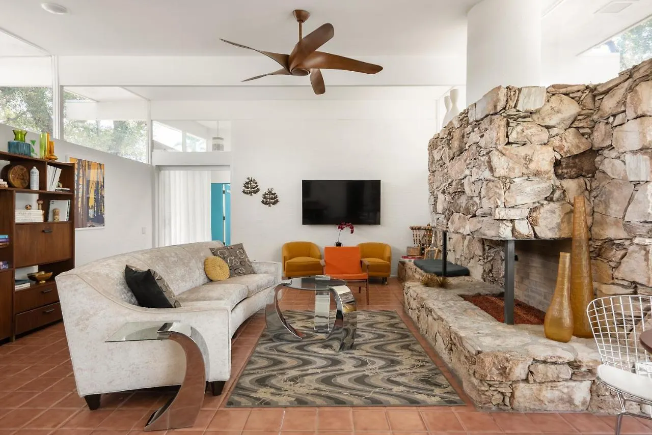 Monkey Tree Hotel By Avantstay Stylish Hotel In Palm Springs W Pool United States